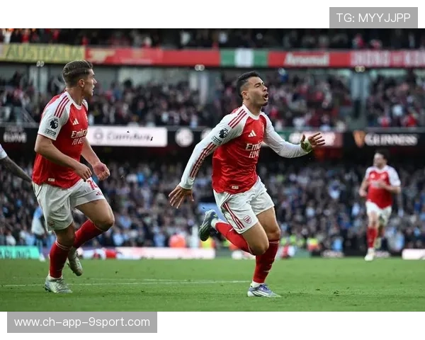 阿森纳传球课加强：教练要求球员在逼抢下完成传球转移