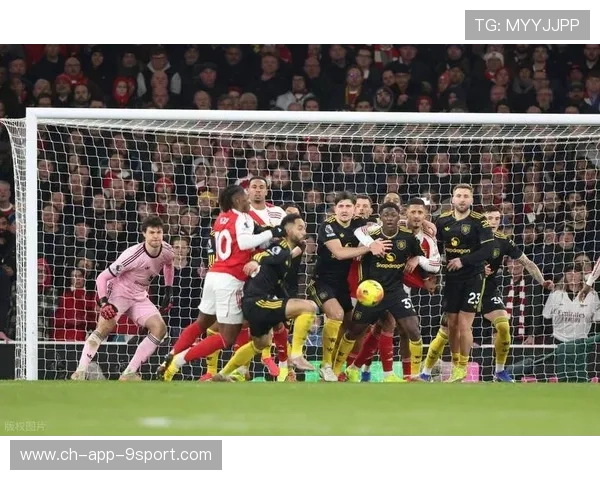 阿森纳传球课加强：教练要求球员在逼抢下完成传球转移