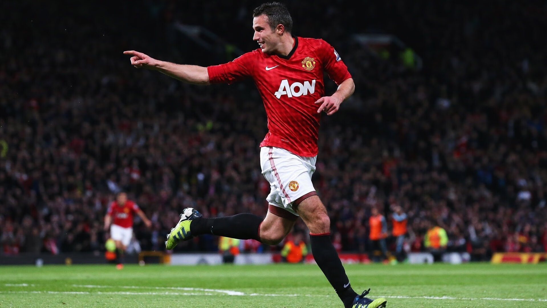 JIU YOU GAME-前热刺铁卫全面开花:职业生涯转型为文艺全能者,前热刺球员